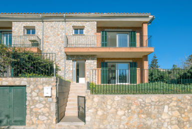 beautiful townhouse in es capdella
